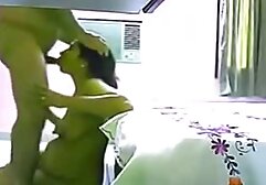 大人の男は彼女の猫、口と舌で肩に若い女の子を投げ、彼女は下から大きなコックを吸う 女性 向け エロ 動画 アニメ