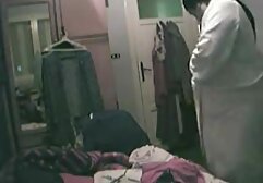 スキニー女の子行くおしっこキャッチ兄弟はpeeking下のドア エロ アニメ 女